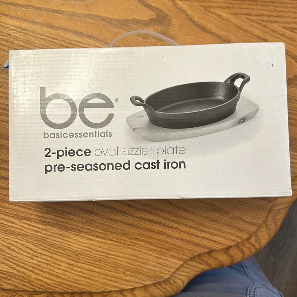 NIB Badic Essentials 2 Piece Oval Sizzler Plate
